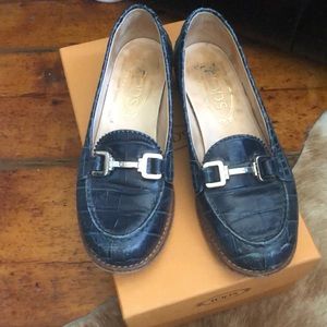 Tod’s Navy blue leather croc loafers